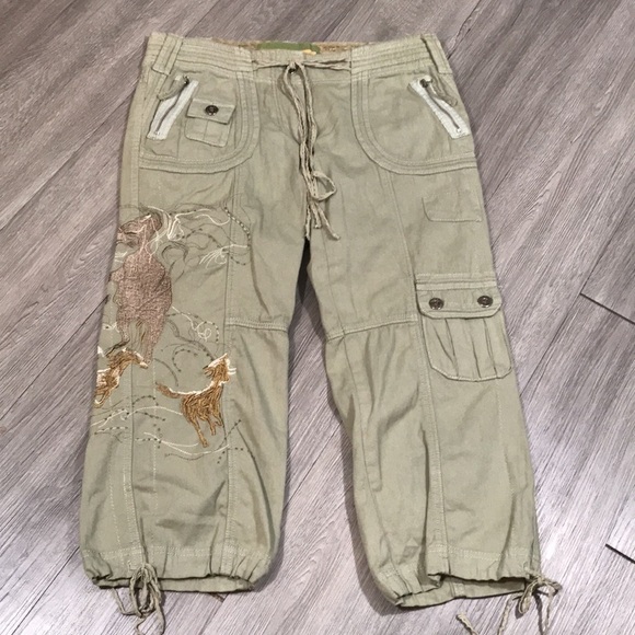 Miss Me Embroidered Horse/Stallions Olive Green Tons of Pockets Capris size M - Picture 7 of 10